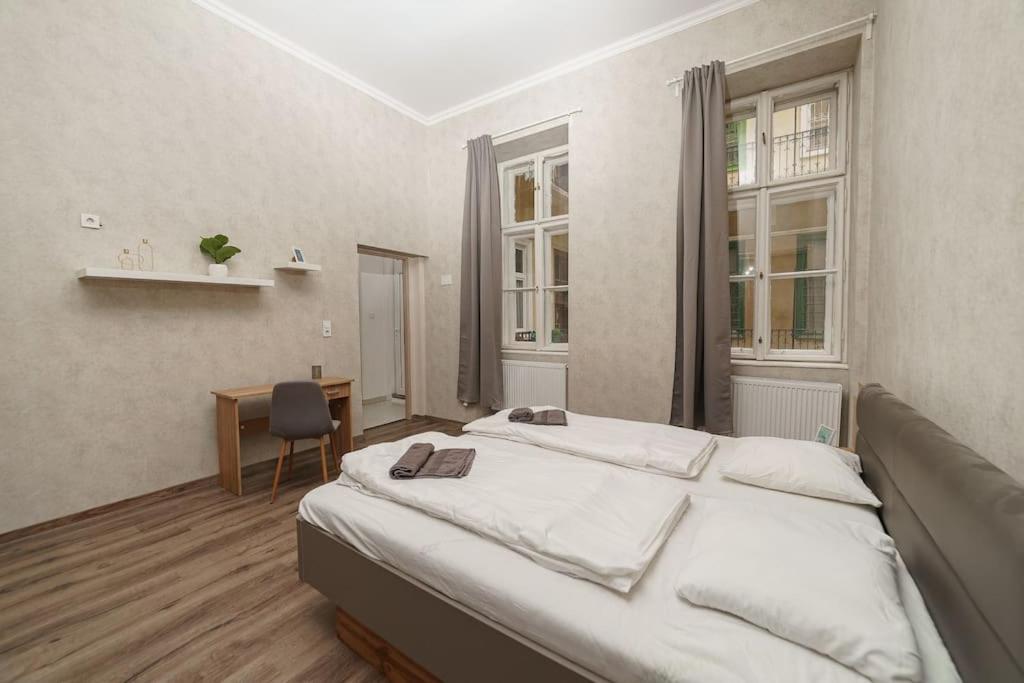 Cityscape Budget Kiraly Budapest
