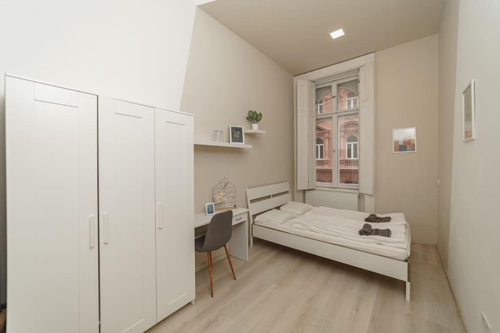 Apartment Cityscape Budget Kiraly Budapest